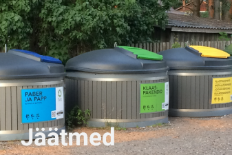 Jäätmemahutid tee ääres